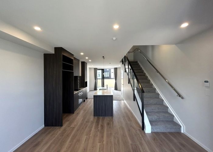  at 9/19 Windlass Street, Long Bay, Auckland