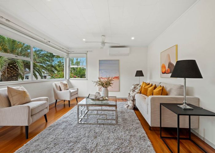  at 32 Normanton Street, Glenfield, North Shore City, Auckland