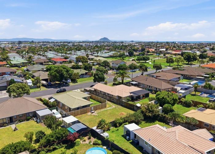  at 130 Pacific View Road, Papamoa Beach, Tauranga, Bay Of Plenty