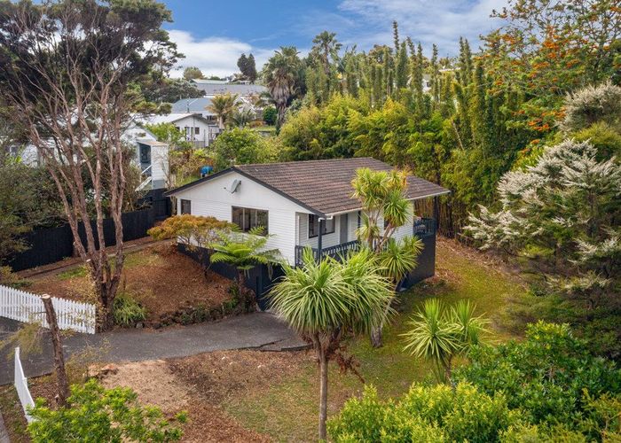  at 38 Houston Place, Bayview, Auckland