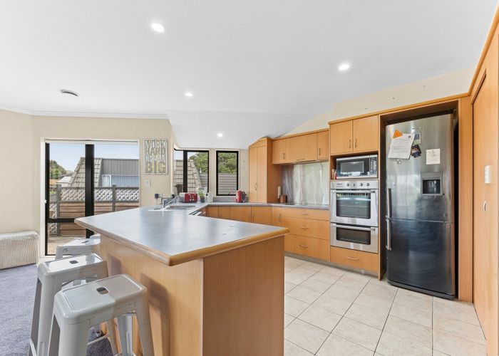  at 10 Saint Ives Grove, Whalers Gate, New Plymouth