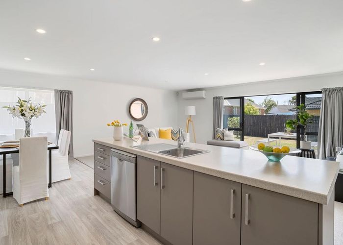  at 67a Cambridge Tce, Papatoetoe, Manukau City, Auckland