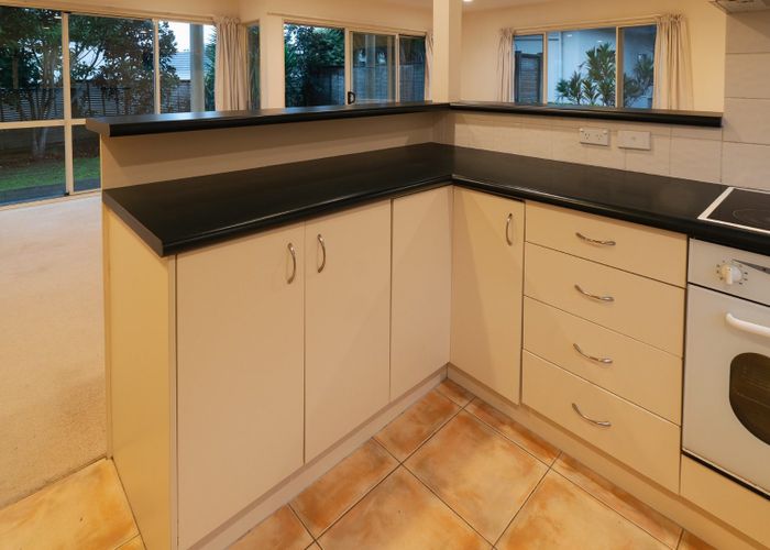  at 2/114 Gowing Drive, Meadowbank, Auckland City, Auckland