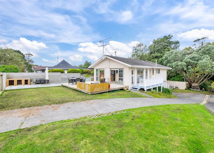  at 22 Scarlock Avenue, Browns Bay, Auckland