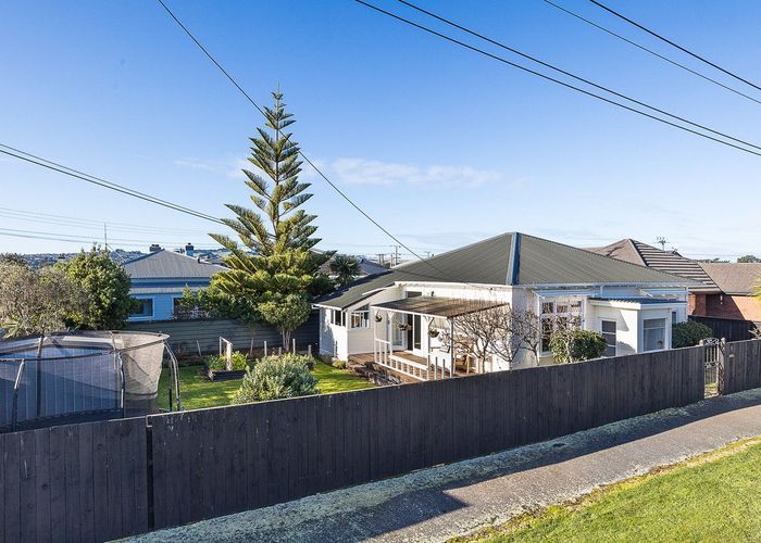  at 9 Montreal Street, Saint Kilda, Dunedin, Otago