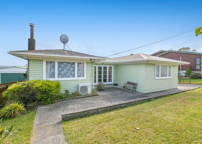  at 9 Hand Road, Helensville, Helensville