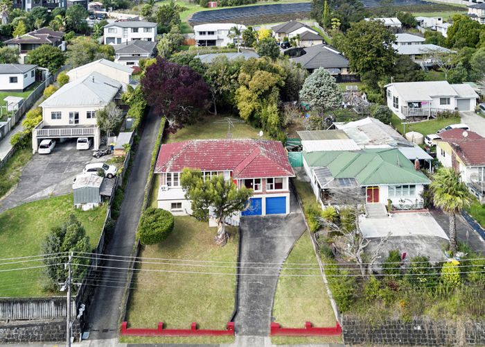  at 18 Millbrook Road, Henderson, Waitakere City, Auckland