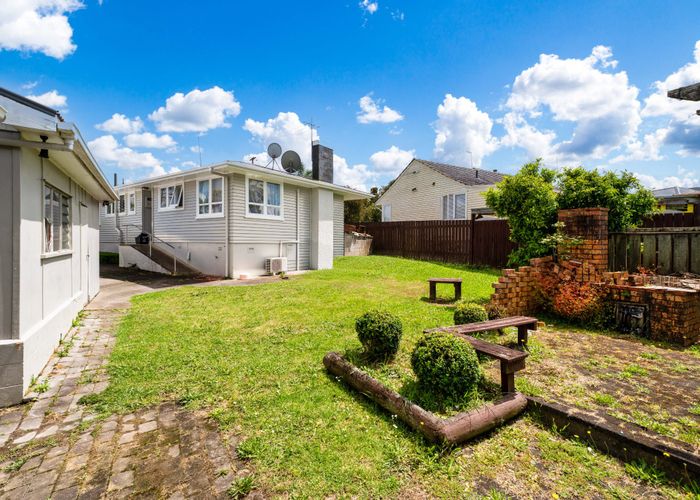  at 39 Coniston Avenue, Te Atatu South, Waitakere City, Auckland