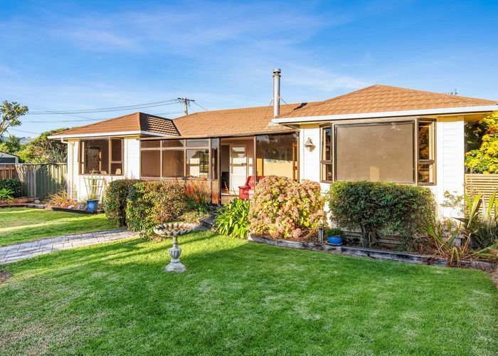 Free property data for 2 Te Miti Street, Paekakariki homes.co.nz