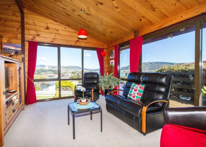  at 9 Inlet View, Titahi Bay, Porirua