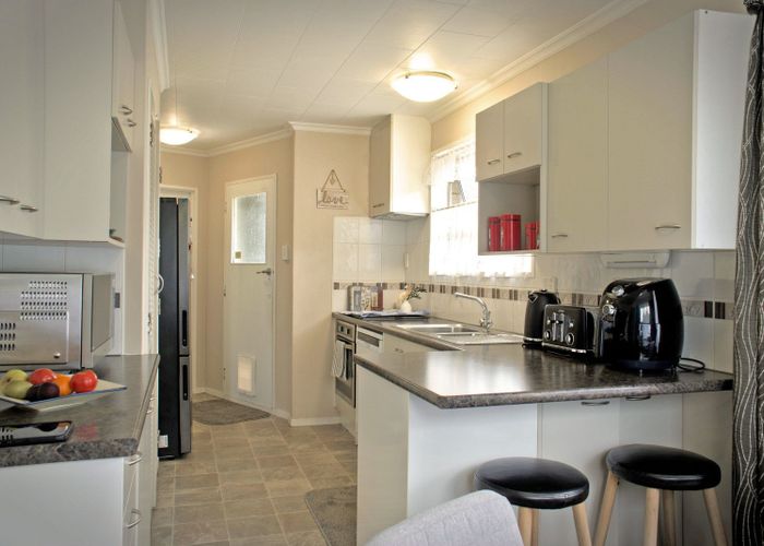  at 27 Meadowbrook Drive, Cloverlea, Palmerston North