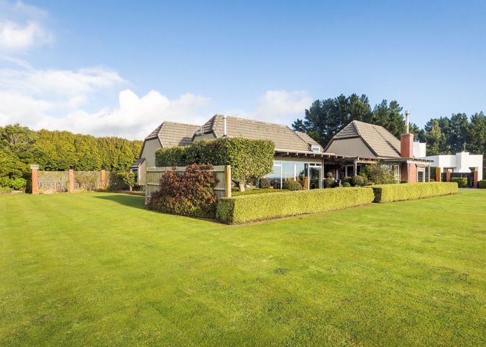  at 38 Titirangi Drive, Fitzherbert, Palmerston North