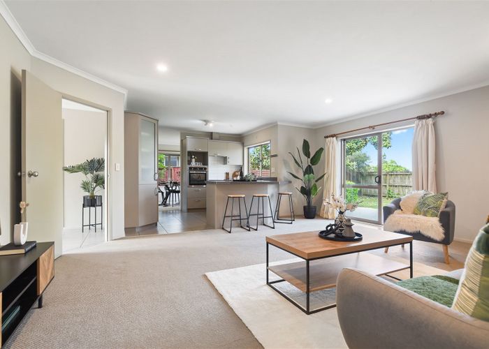  at 61 Wiltshire Drive, Huntington, Hamilton