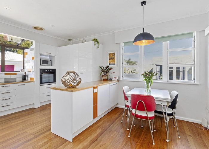  at 58 Airlie Road, Plimmerton, Porirua, Wellington