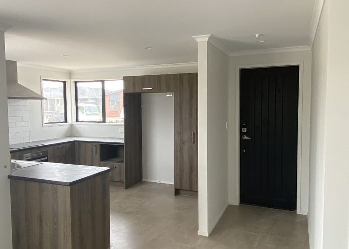  at 90 Tabraham Crescent, Pyes Pa, Tauranga