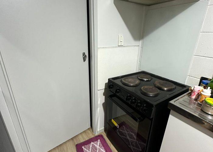  at 2/2 Paton Ave, Te Atatu South, Waitakere City, Auckland