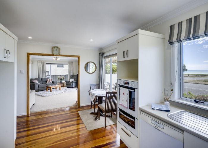  at 18 The Esplanade, Westshore, Napier