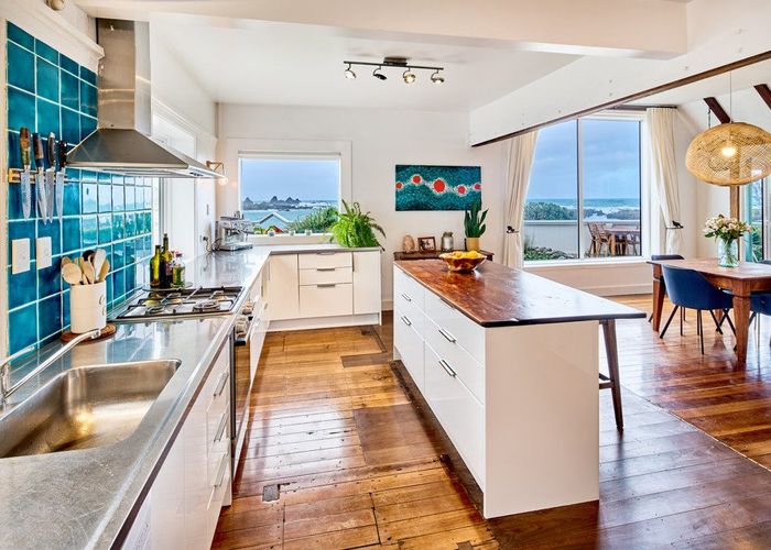  at 336 The Esplanade, Island Bay, Wellington