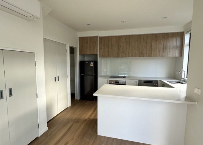  at 1/2 Moor Avenue, Te Atatu Peninsula, Waitakere City, Auckland