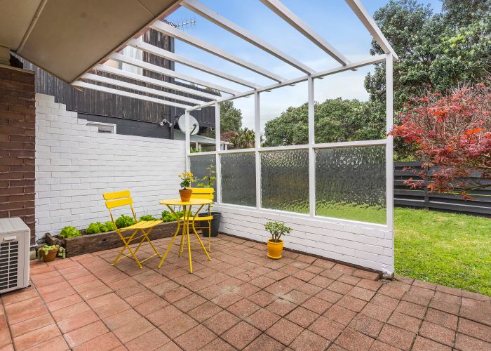  at 17 Pohutukawa Place, Ellerslie, Auckland