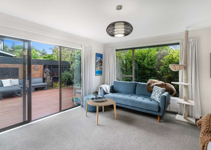  at 2/5 Woodbridge Road, Cashmere, Christchurch City, Canterbury
