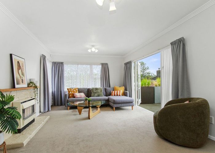  at 14 Lowry Crescent, Stokes Valley, Lower Hutt, Wellington