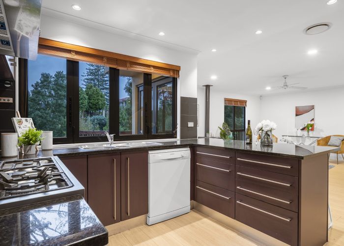  at 7 Twin Court, Albany, Auckland