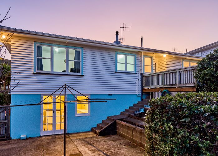  at 20 St Johns Terrace, Tawa, Wellington