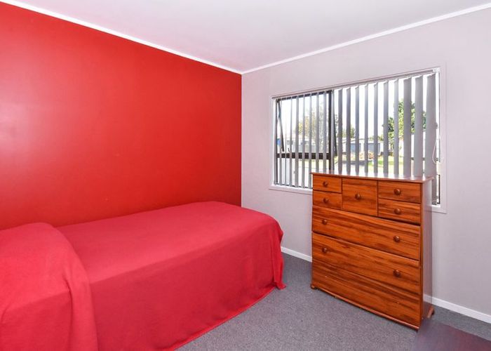  at 2/11 Burundi Avenue, Clendon Park, Auckland