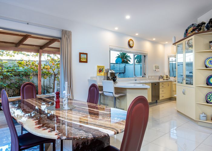  at 1/12 Brook Street, Milford, Auckland