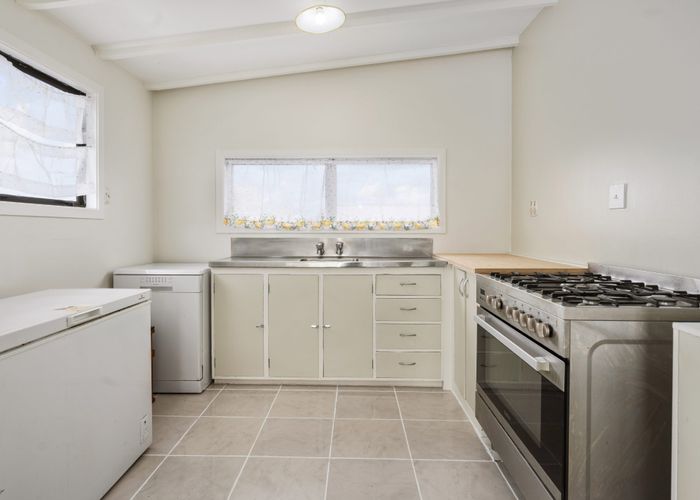  at 4 Ross Road, Western Heights, Rotorua