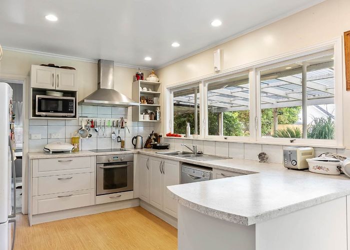  at 10 Patricia Place, Hillpark, Auckland