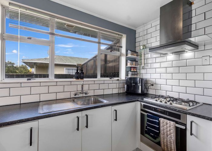  at 6 Hobbs Place, Westbrook, Palmerston North