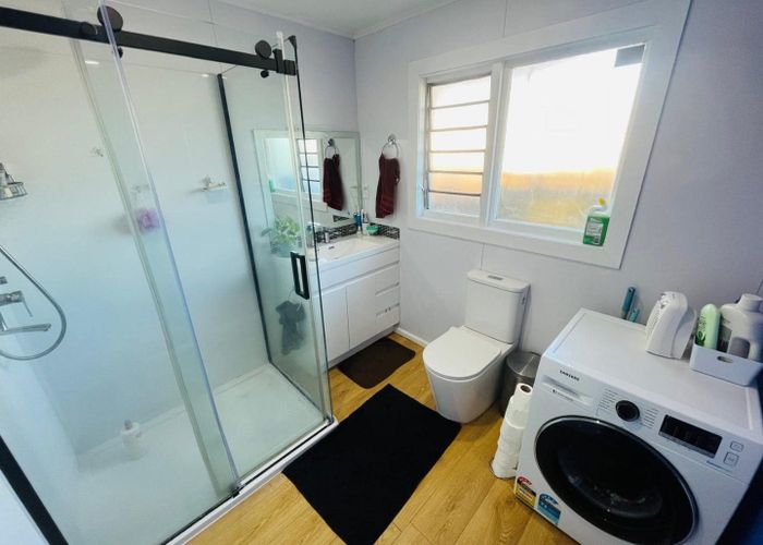  at 2/9A Curletts Road, Sockburn, Christchurch