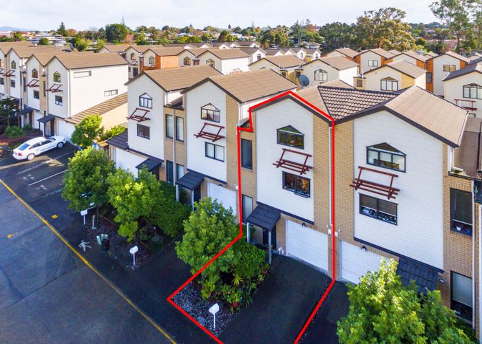  at 5/172 Mcleod Road, Te Atatu South, Auckland