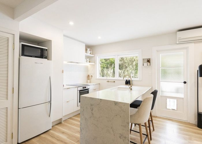  at 5/35 Shakespeare Road, Milford, Auckland