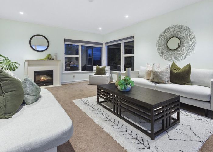  at 2/17 Belmont Terrace, Milford, Auckland