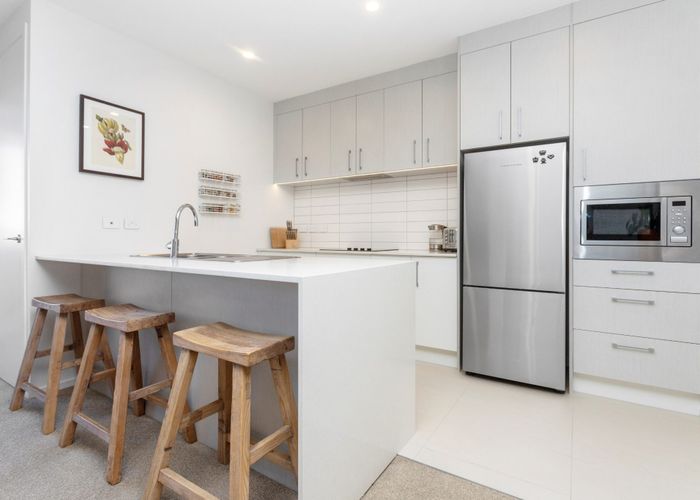  at 702/6 Waikumete Rd, Glen Eden, Auckland