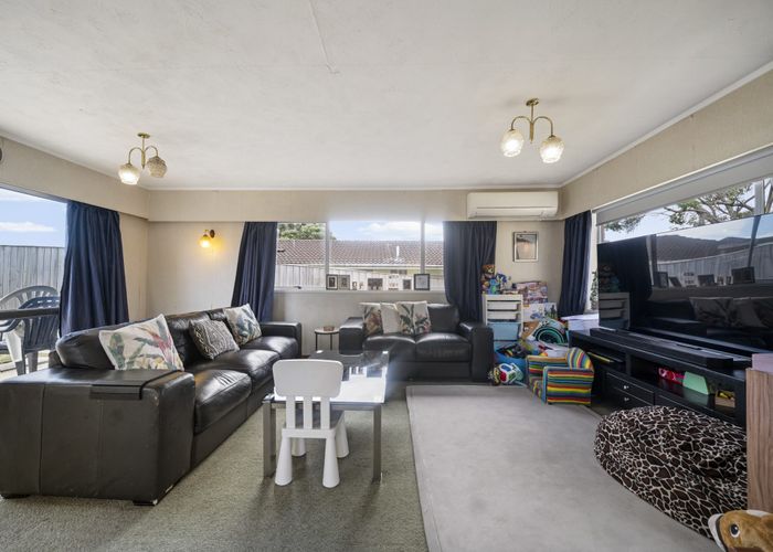  at 29 Faith Bullock Place, New Lynn, Waitakere City, Auckland