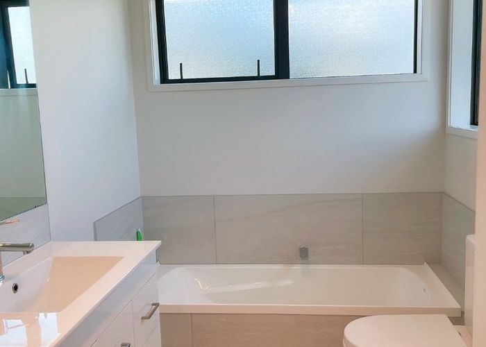  at 6 Kira Road, Flat Bush, Manukau City, Auckland
