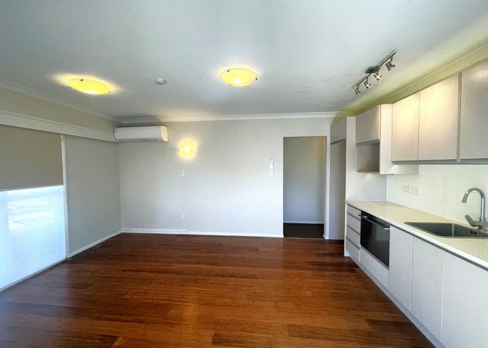  at 1/19  Thatcher Street, Mission Bay, Auckland City, Auckland