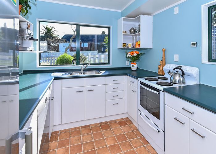  at 8 Wai Iti Place, Clendon Park, Auckland