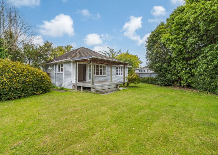  at 38 Hollyford Avenue, Bryndwr, Christchurch City, Canterbury