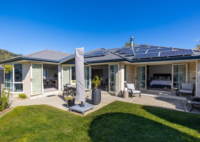  at 8 Whitby Close, Waikawa, Picton