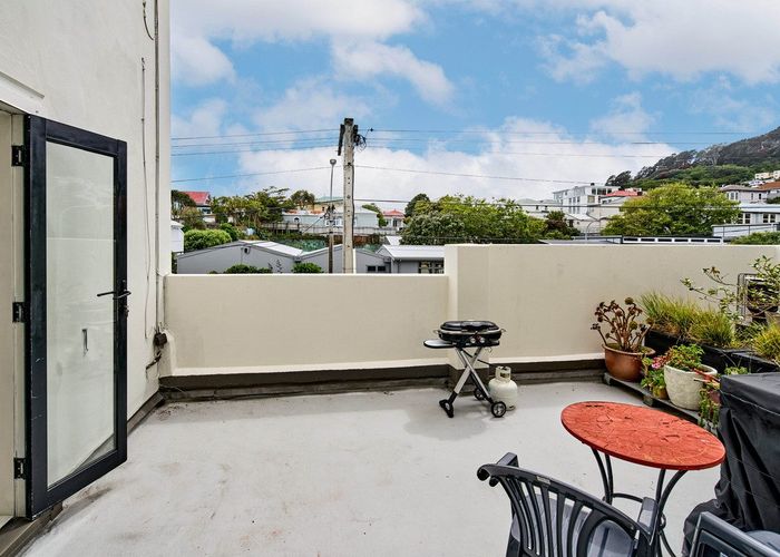  at 4/24 Elizabeth Street, Mount Victoria, Wellington