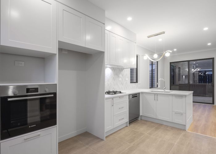  at 8B Andrew Road, Howick, Manukau City, Auckland