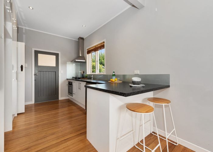 Free property data for 6 Howden Road, Fairfield, Hamilton homes.co.nz