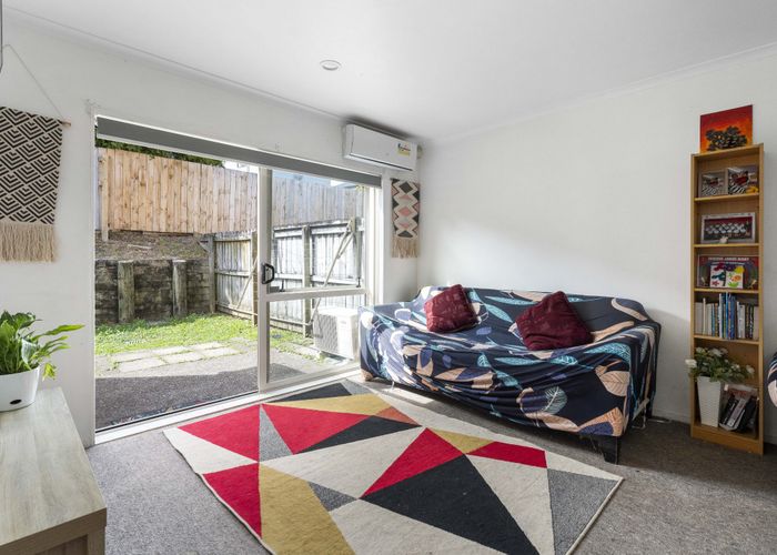  at 12 Brashier Circle, Sunnyvale, Waitakere City, Auckland