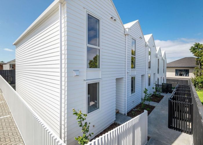  at 18 Commissariat Road, Mount Wellington, Auckland