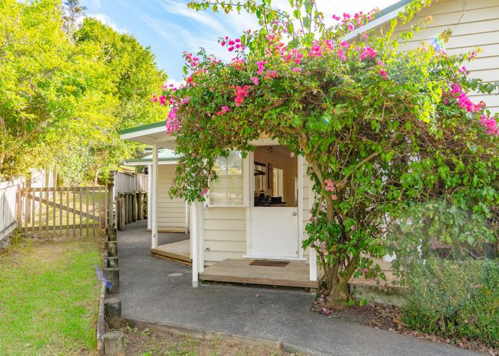  at 42 Mountain Road, Henderson Valley, Waitakere City, Auckland